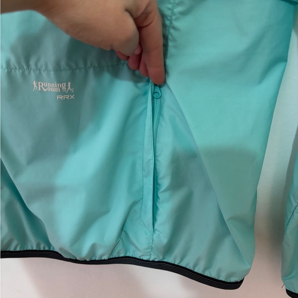 The Running Room Spring Windbreaker Sport Jacket - Size Small - Picture 4 of 8